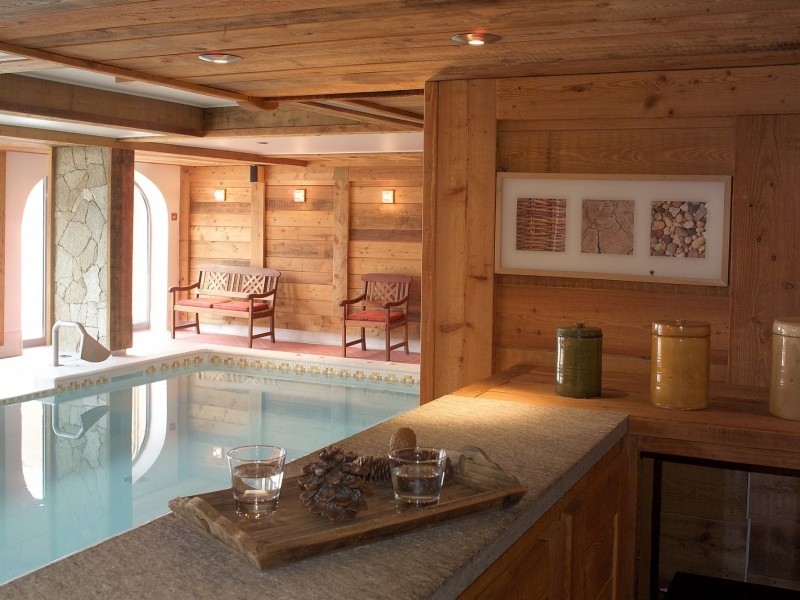 Le soin le plus en vogue du moment : le massage aux pierres chaudes