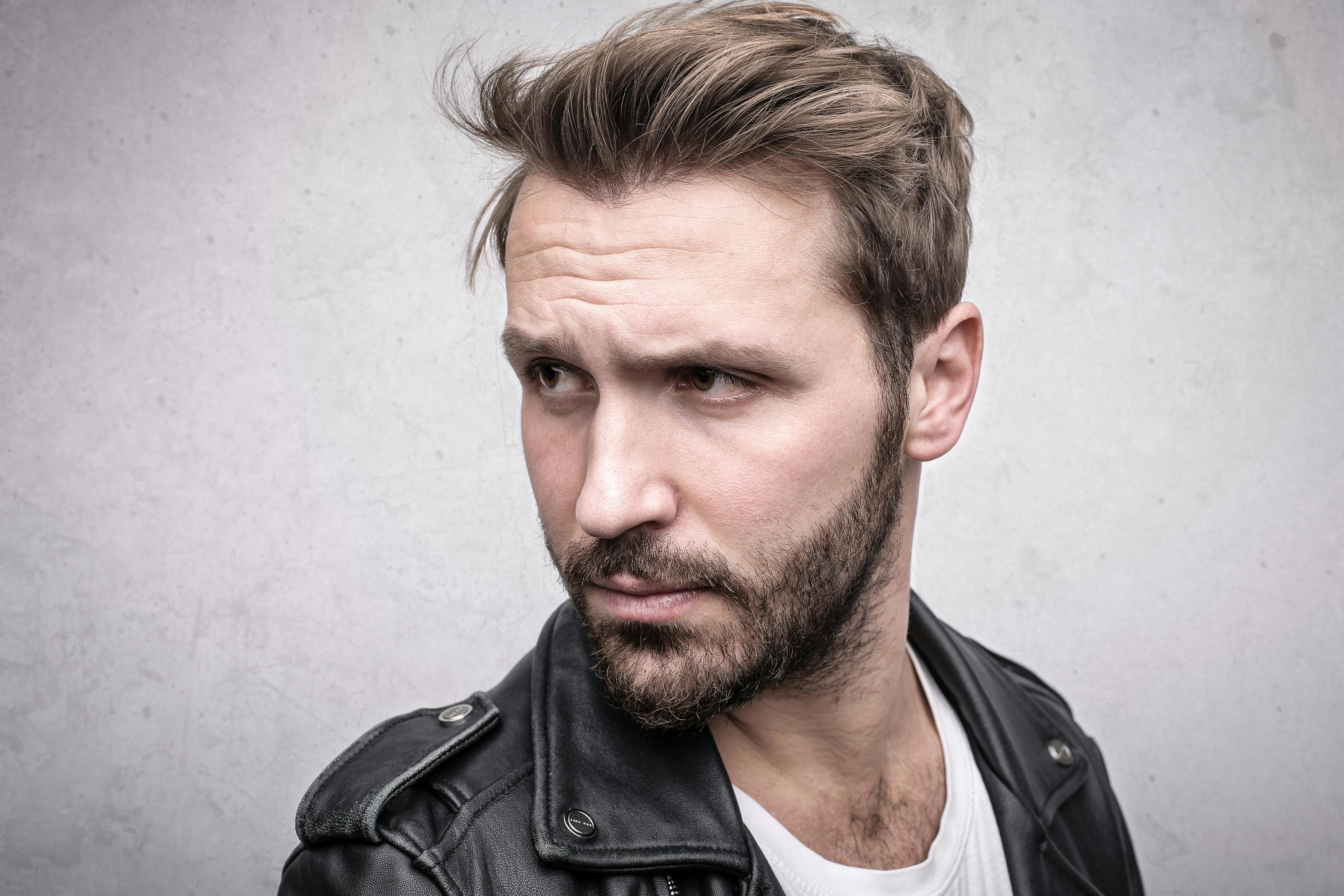 4 idées de coupe de cheveux pour homme pour cet été